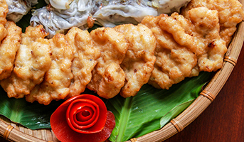 Chả mực Hạ Long là món ăn nổi tiếng được nhiều người biết đến